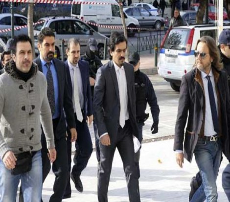 Yunanistan darbeci askerlerden birinin iltica talebini kabul etti Yunanistan darbeci askerlerden birinin iltica talebini kabul etti