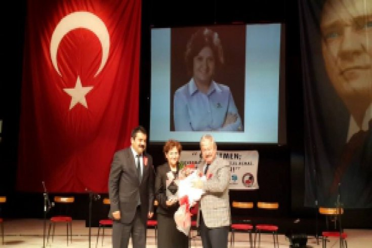 'Başöğretmen Atatürk Onur Ödülü' Birgül Ayman Güler'in