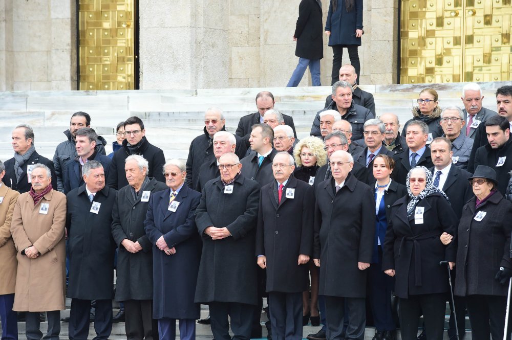 Kılıçdaroğlu, eski Devlet Bakanı Lütfü Doğan'ın cenaze törenine katıldı