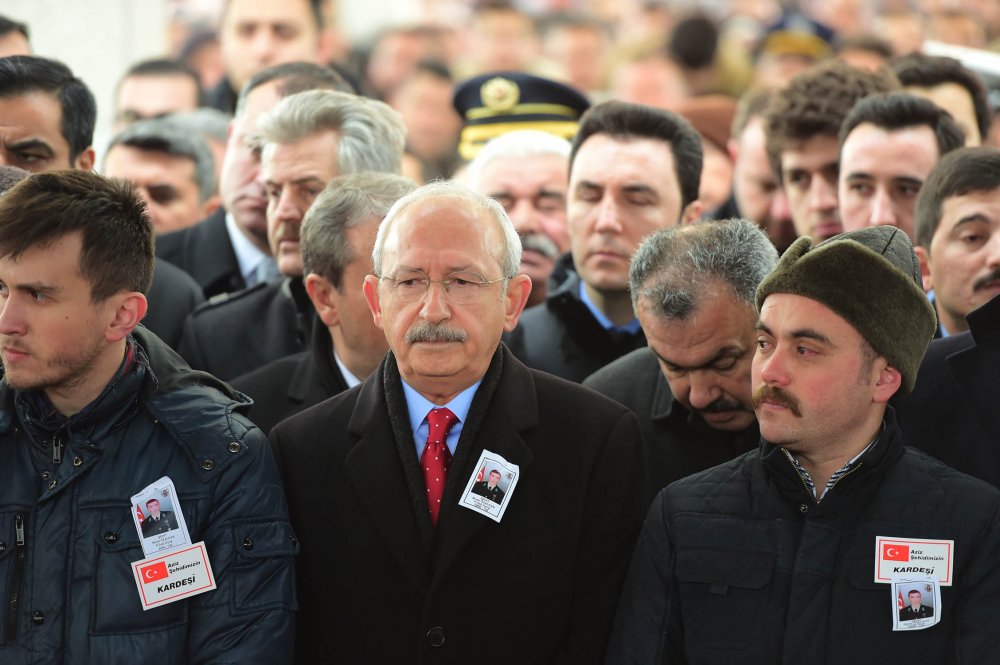 Kılıçdaroğlu şehit astsubay Musa Özalkan'ın cenaze törenine katıldı