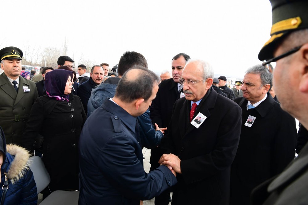 Kılıçdaroğlu şehit astsubay Musa Özalkan'ın cenaze törenine katıldı