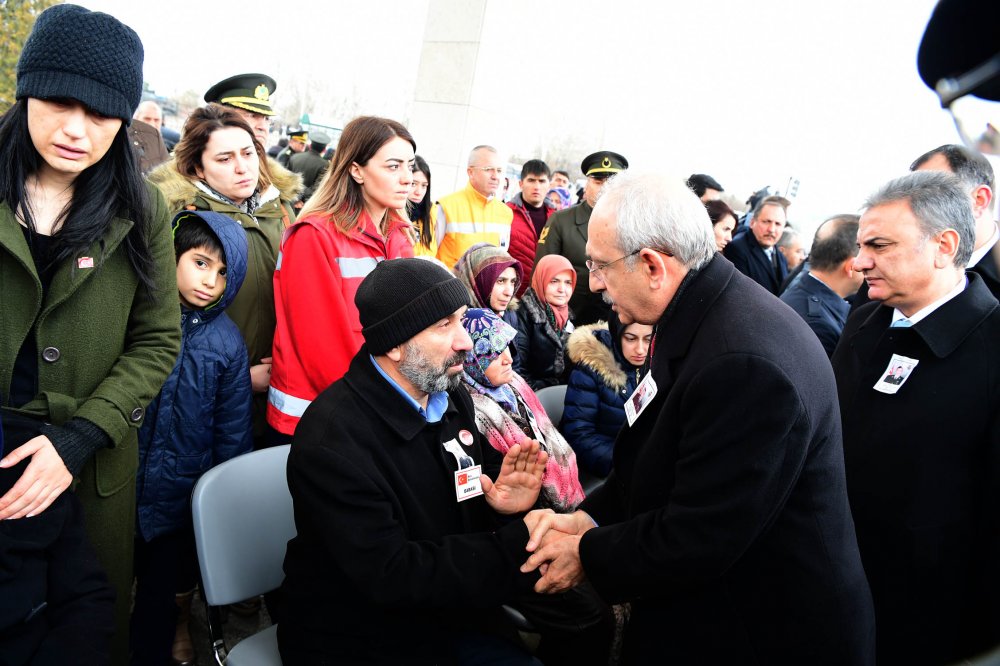 Kılıçdaroğlu şehit astsubay Musa Özalkan'ın cenaze törenine katıldı