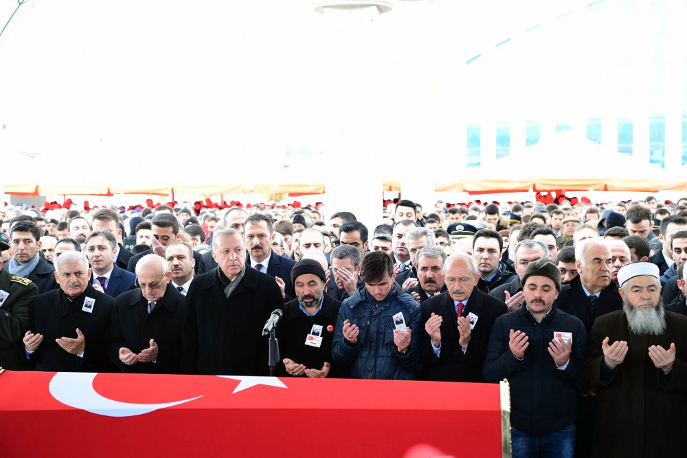 Kılıçdaroğlu şehit astsubay Musa Özalkan'ın cenaze törenine katıldı