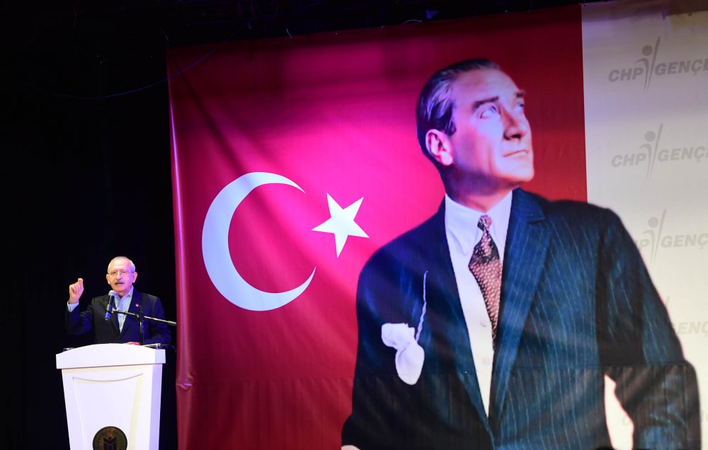 Kılıçdaroğlu, 15. Olağan Gençlik kongresine katıldı
