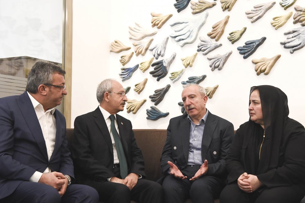 Kılıçdaroğlu, Mardin Milletvekili Orhan Miroğlu'na taziye ziyaretinde bulundu