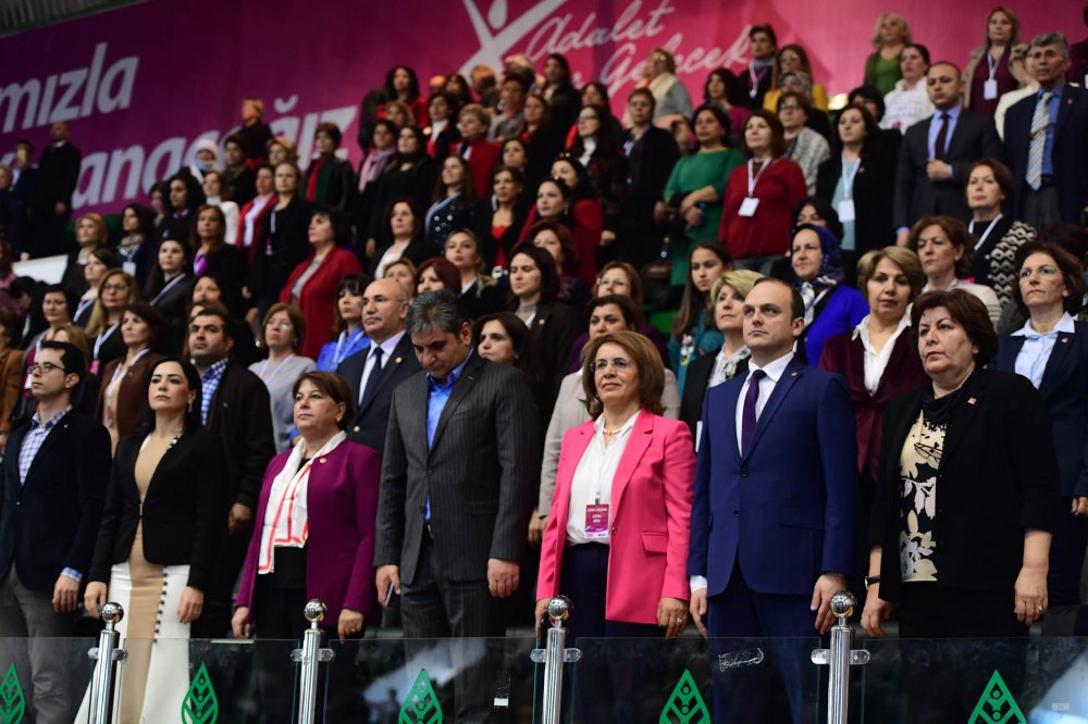 CHP Kadın Kolları 13. Olağan Kurultayı'nı Ankara Ahmet Taner Kışlalı Spor Salonu'nda topladı