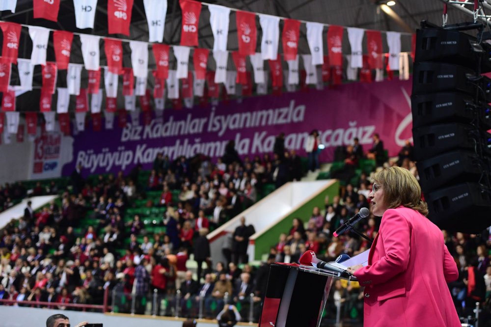 CHP Kadın Kolları 13. Olağan Kurultayı'nı Ankara Ahmet Taner Kışlalı Spor Salonu'nda topladı