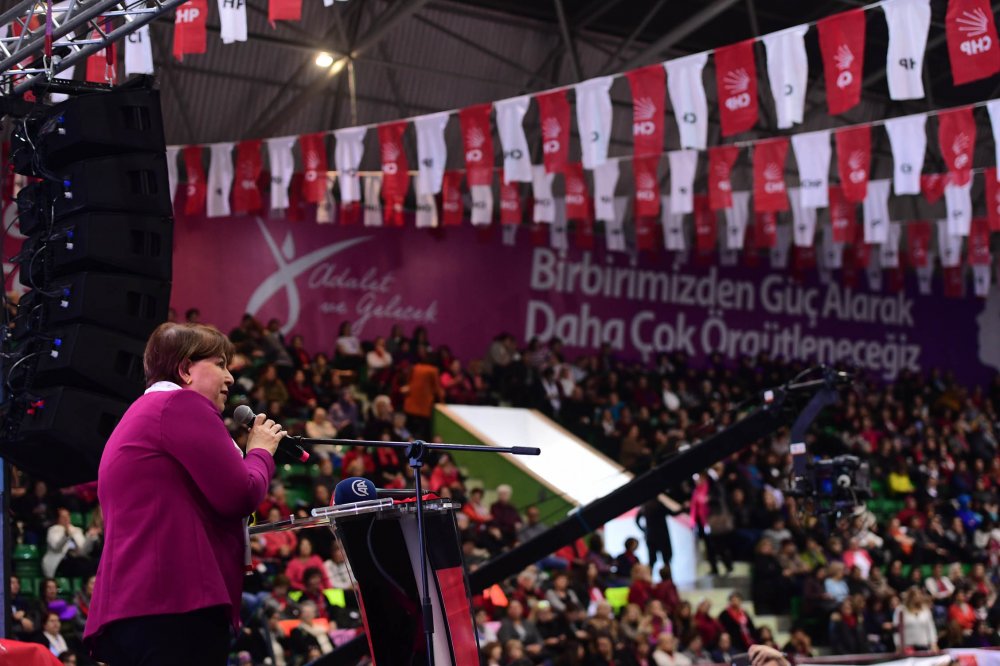 CHP Kadın Kolları 13. Olağan Kurultayı'nı Ankara Ahmet Taner Kışlalı Spor Salonu'nda topladı