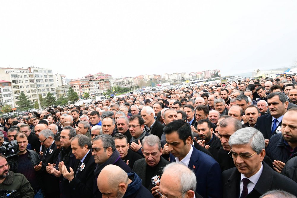 Kılıçdaroğlu, PM üyesi Yavuz Karan'ın cenazesine katıldı