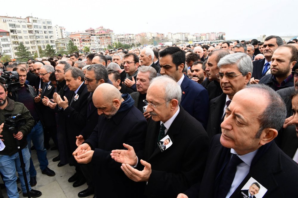 Kılıçdaroğlu, PM üyesi Yavuz Karan'ın cenazesine katıldı