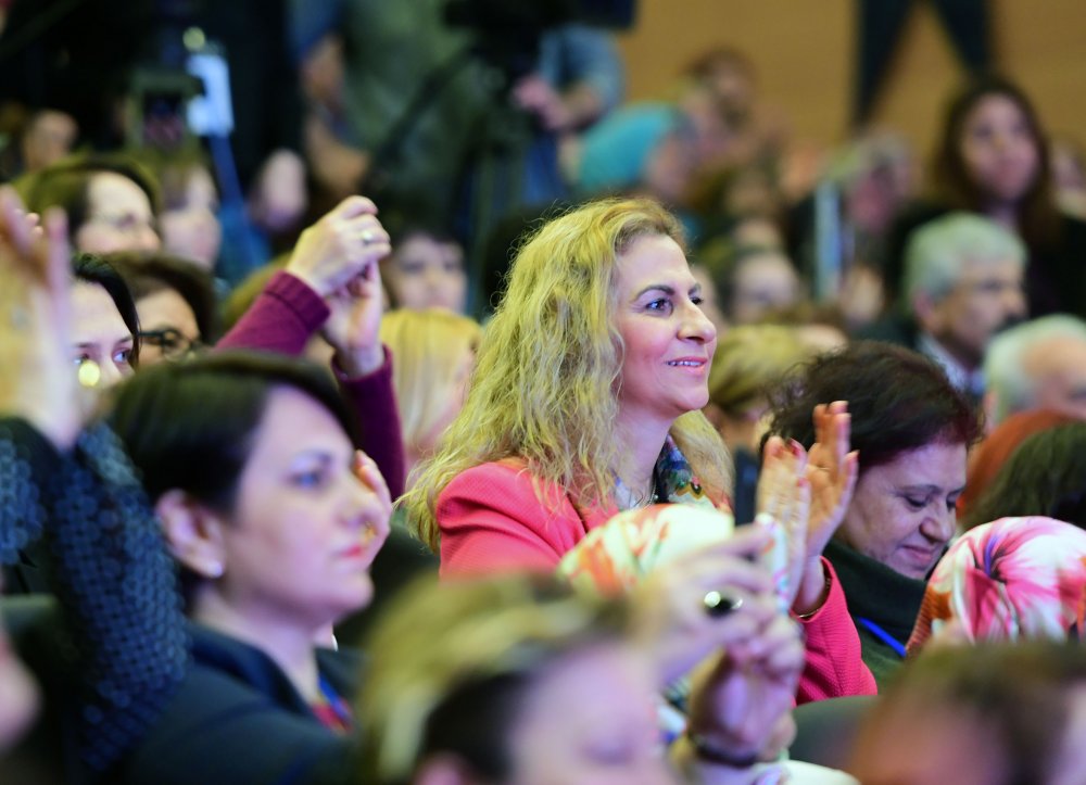 Kılıçdaroğlu, 8 Mart'ta kadın muhtarlarla bir araya geldi