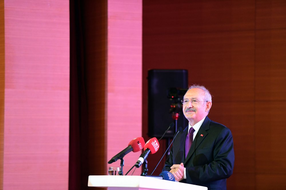 Kılıçdaroğlu, 8 Mart'ta kadın muhtarlarla bir araya geldi