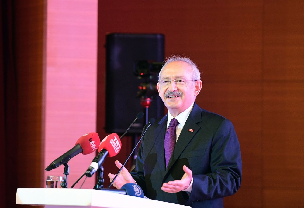 Kılıçdaroğlu, 8 Mart'ta kadın muhtarlarla bir araya geldi