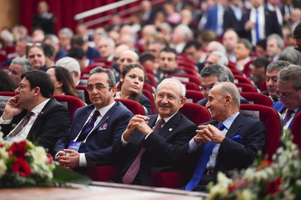 Fotoğraflarla 19. Olağanüstü Tüzük Kurultayı'ndan kareler