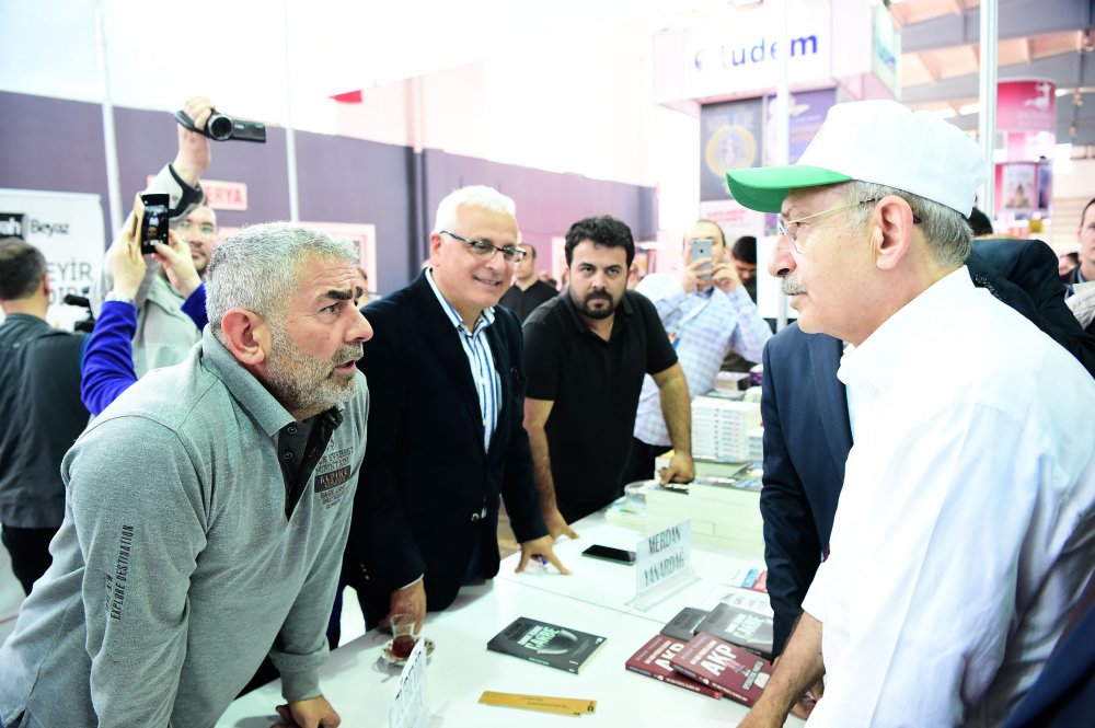 Kılıçdaroğlu Merzifon 3. Kitap Fuarı'nı ziyaret etti