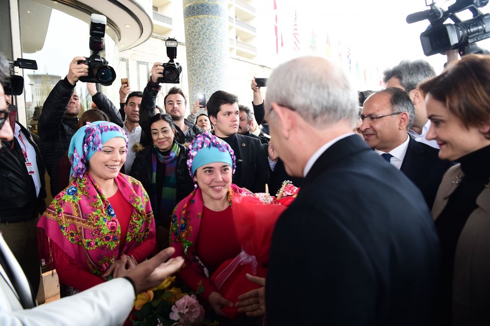 Kılıçdaroğlu, Roman STK temsilcileriyle bir araya geldi