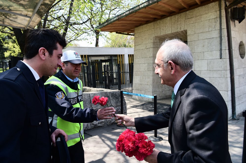 Kılıçdaroğlu, 10 Nisan Polis Bayramı'nı kutladı