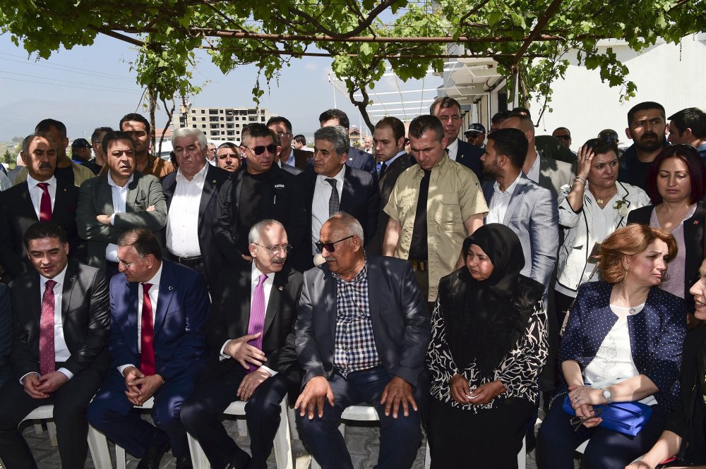 Kılıçdaroğlu'ndan şehit Ahmet Bayram'ın ailesine taziye ziyareti