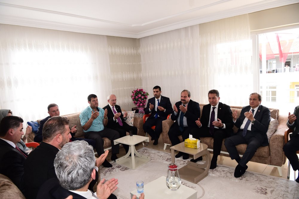 Kılıçdaroğlu, şehit Fatma Avlar'ın ailesini ziyaret etti