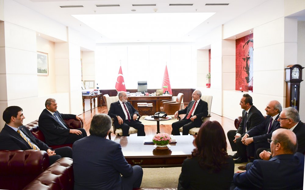 Kılıçdaroğlu, Temel Karamollaoğlu ile CHP Genel Merkezi'nde görüştü