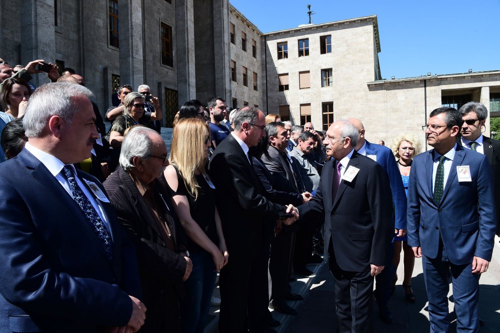 Kılıçdaroğlu, 17. Dönem Tunceli Milletvekili Musa Ateş için TBMM'de düzenlenen cenaze törenine katıldı