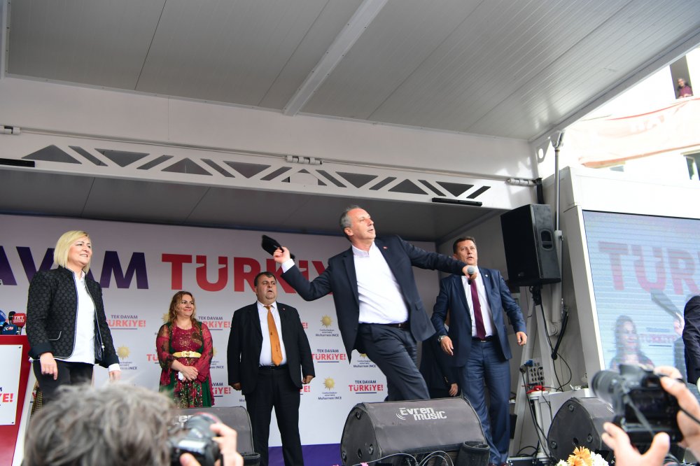 Muharrem İnce, Hakkari'de düzenlediği mitingde konuştu