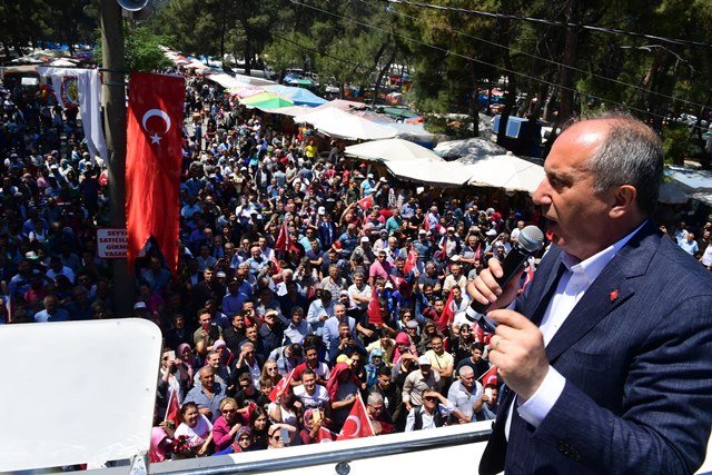 Cumhurbaşkanı adayı İnce, Manisa'da Geleneksel Çam Festivali'ni ziyaret etti