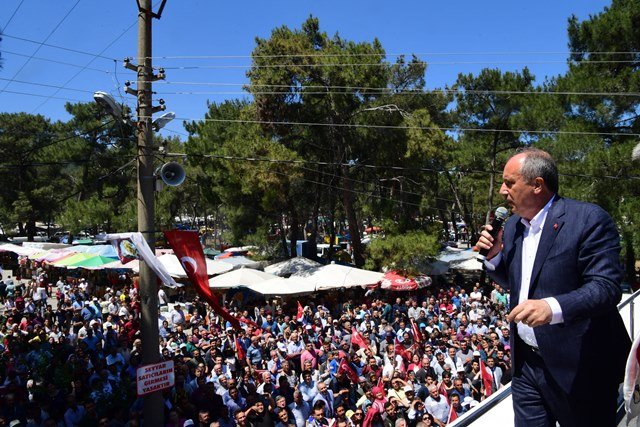 Cumhurbaşkanı adayı İnce, Manisa'da Geleneksel Çam Festivali'ni ziyaret etti