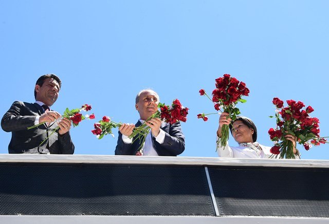 Cumhurbaşkanı adayı İnce, Manisa'da Geleneksel Çam Festivali'ni ziyaret etti