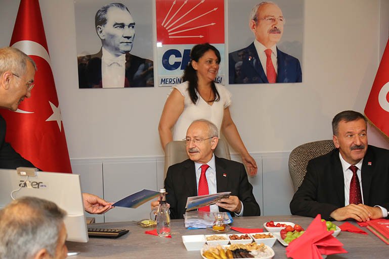 Kılıçdaroğlu, CHP Mersin İl Başkanlığı'nın yeni binasının açılışını yaptı