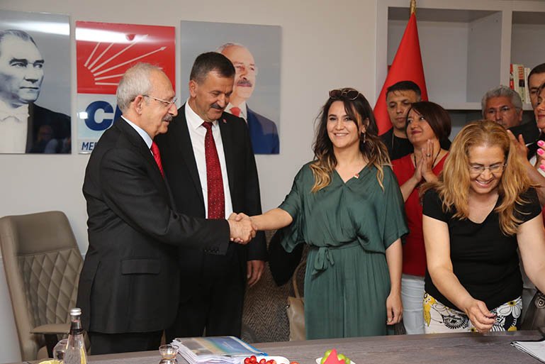 Kılıçdaroğlu, CHP Mersin İl Başkanlığı'nın yeni binasının açılışını yaptı