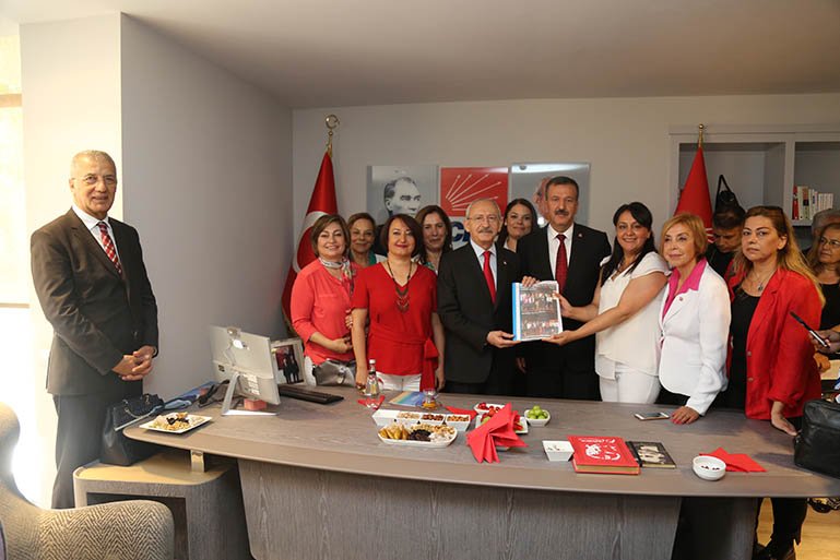 Kılıçdaroğlu, CHP Mersin İl Başkanlığı'nın yeni binasının açılışını yaptı