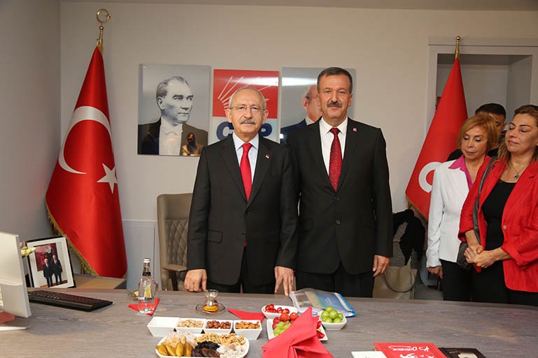 Kılıçdaroğlu, CHP Mersin İl Başkanlığı'nın yeni binasının açılışını yaptı