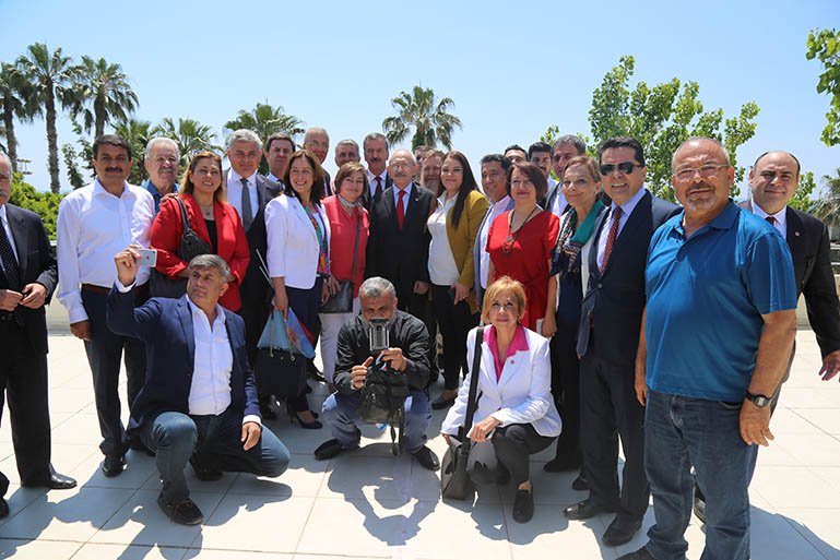 Kılıçdaroğlu, CHP Mersin İl Başkanlığı'nın yeni binasının açılışını yaptı