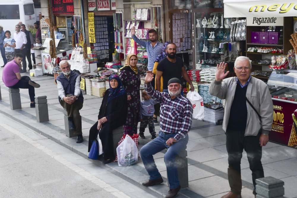 Muharrem İnce Mevlana Müzesi'ni ve türbesini ziyaret etti