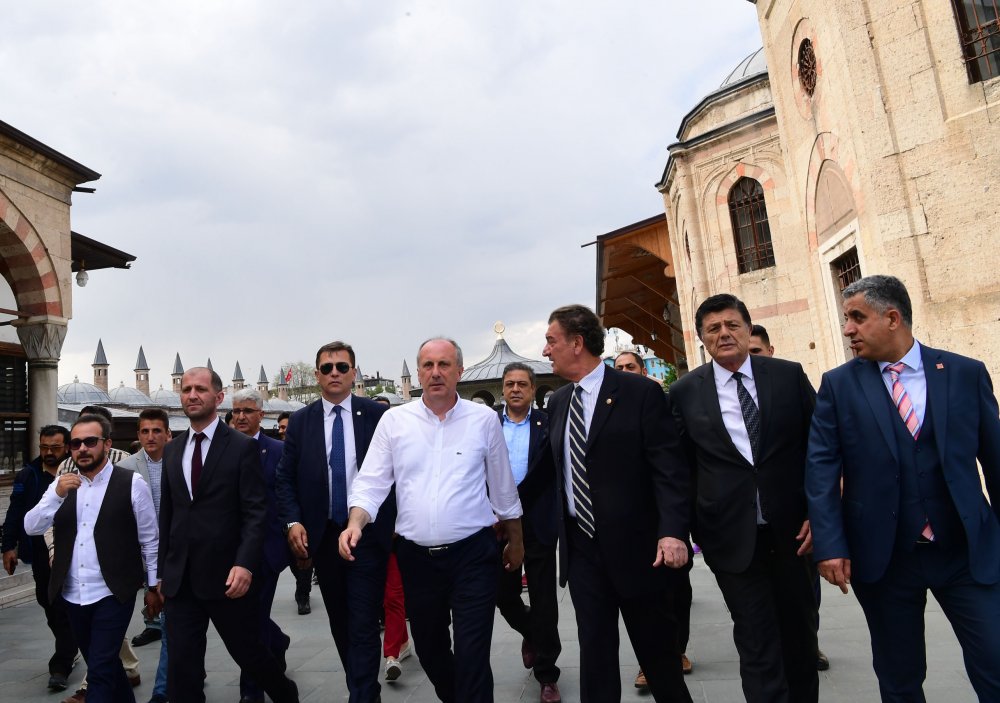 Muharrem İnce Mevlana Müzesi'ni ve türbesini ziyaret etti