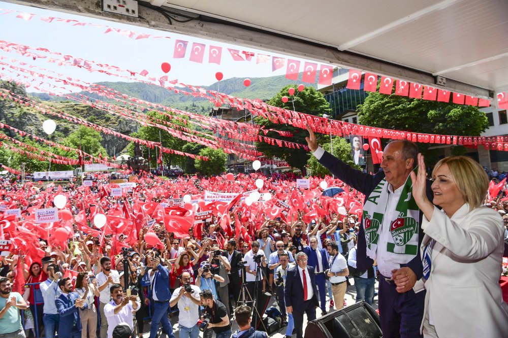 Cumhurbaşkanı adayı Muharrem İnce, Amasya mitinginde halka hitap etti