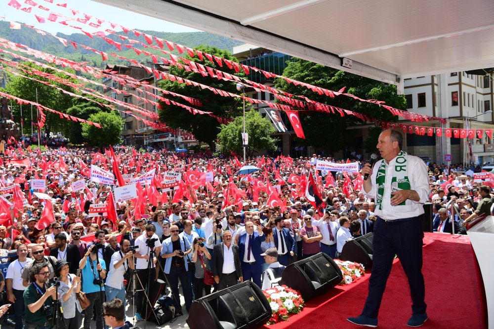 Cumhurbaşkanı adayı Muharrem İnce, Amasya mitinginde halka hitap etti