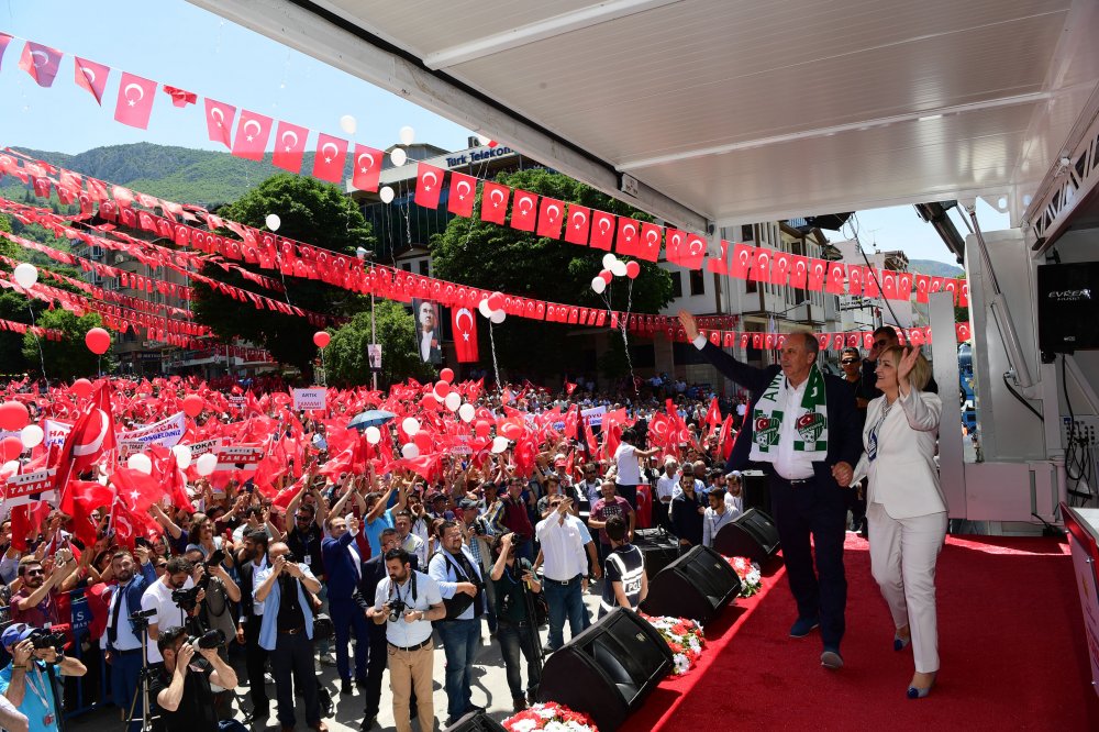 Cumhurbaşkanı adayı Muharrem İnce, Amasya mitinginde halka hitap etti