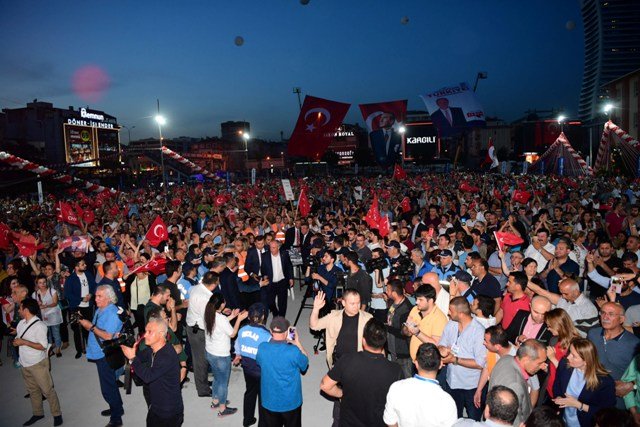 Muharrem İnce, Avcılar Belediyesinin toplu iftar yemeğine katıldı