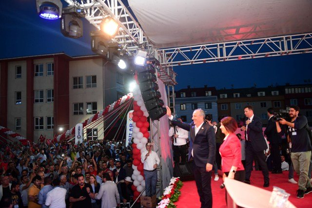 Muharrem İnce, Avcılar Belediyesinin toplu iftar yemeğine katıldı