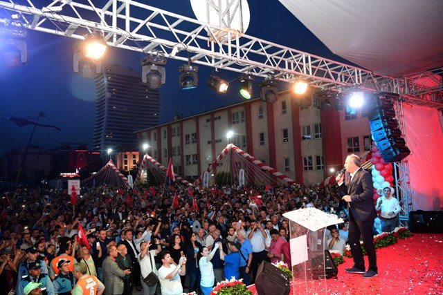 Muharrem İnce, Avcılar Belediyesinin toplu iftar yemeğine katıldı