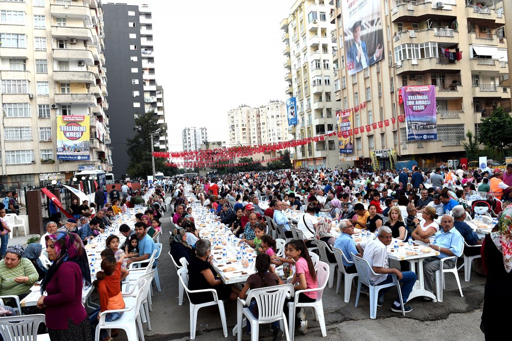 Muharrem İnce, Seyhan'da iftara katıldı