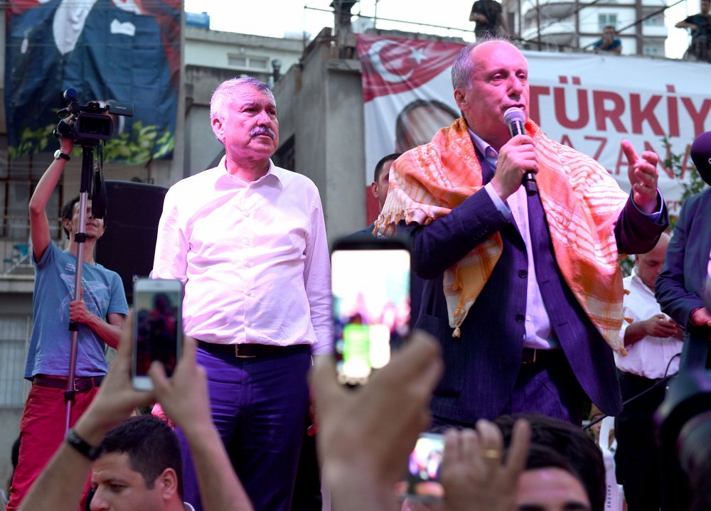 Muharrem İnce, Seyhan'da iftara katıldı