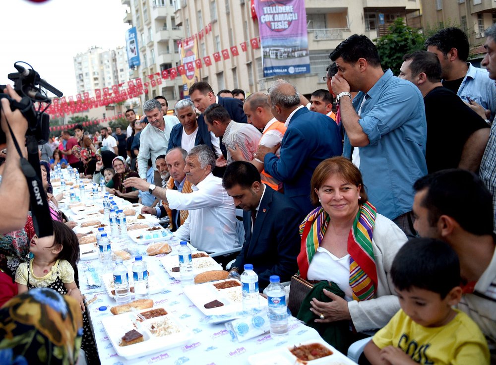 Muharrem İnce, Seyhan'da iftara katıldı