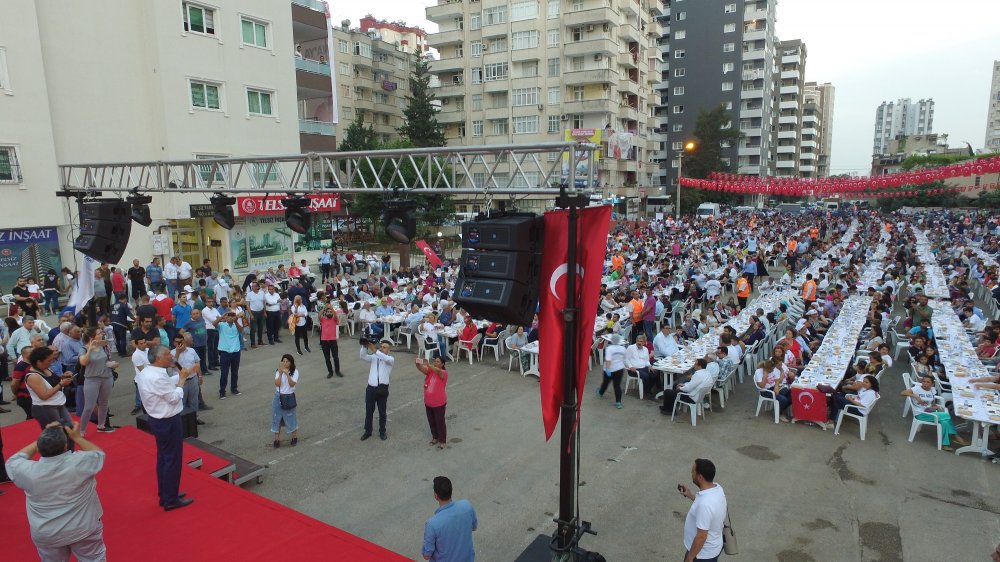 Muharrem İnce, Seyhan'da iftara katıldı