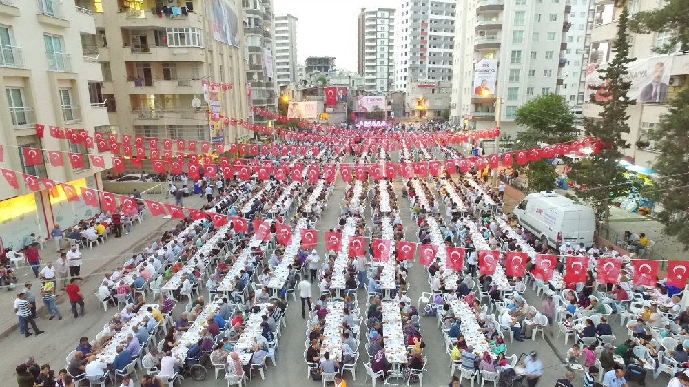 Muharrem İnce, Seyhan'da iftara katıldı