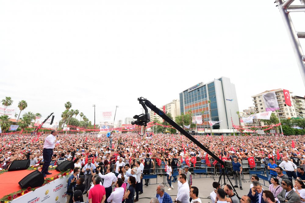 Muharrem İnce Adana'da halka hitap etti