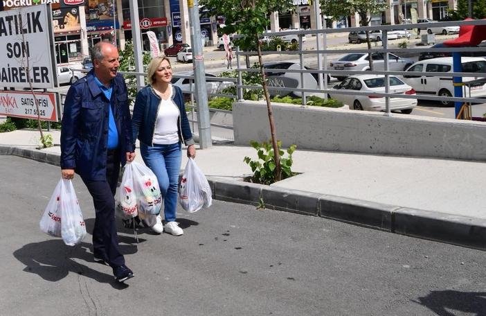 Muharrem İnce ve eşi market alışverişinde