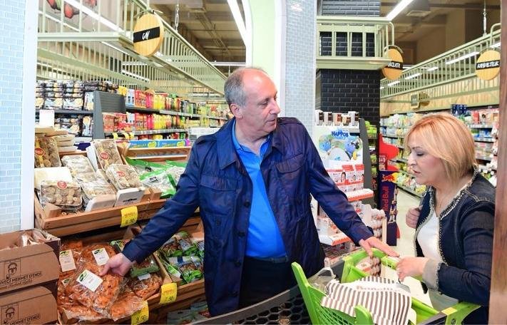 Muharrem İnce ve eşi market alışverişinde